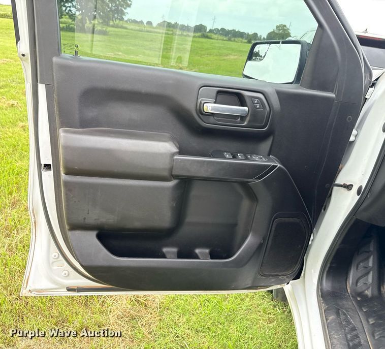 image for item DW5138 2023 GMC Sierra 1500 Double Cab pickup truck