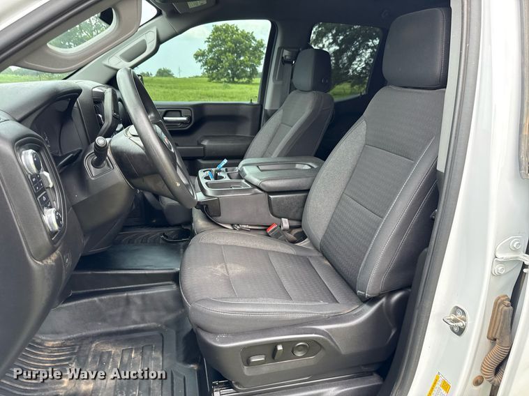 image for item DW5138 2023 GMC Sierra 1500 Double Cab pickup truck