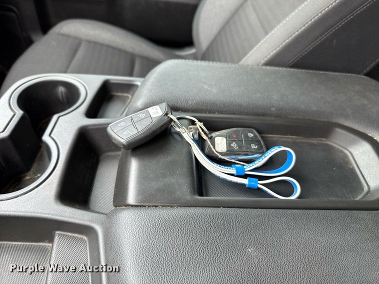 image for item DW5138 2023 GMC Sierra 1500 Double Cab pickup truck