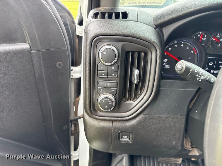 image for item DW5138 2023 GMC Sierra 1500 Double Cab pickup truck