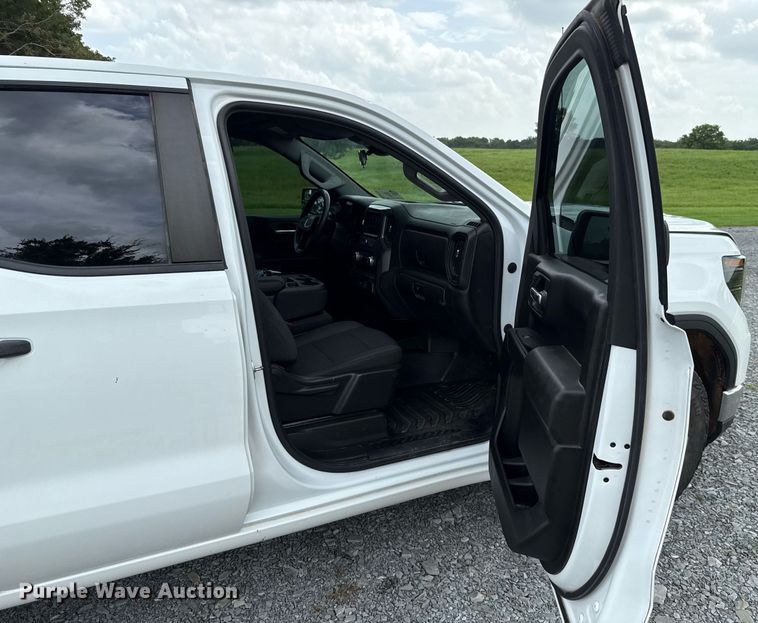 image for item DW5138 2023 GMC Sierra 1500 Double Cab pickup truck