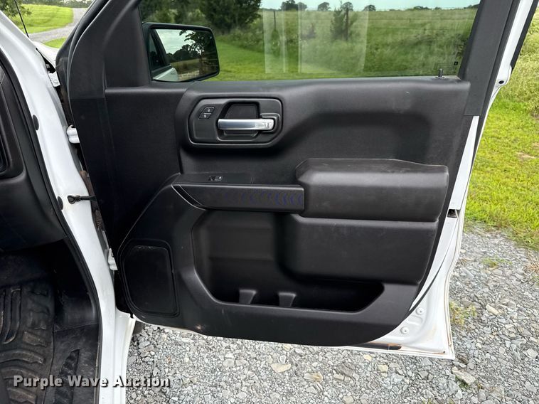 image for item DW5138 2023 GMC Sierra 1500 Double Cab pickup truck