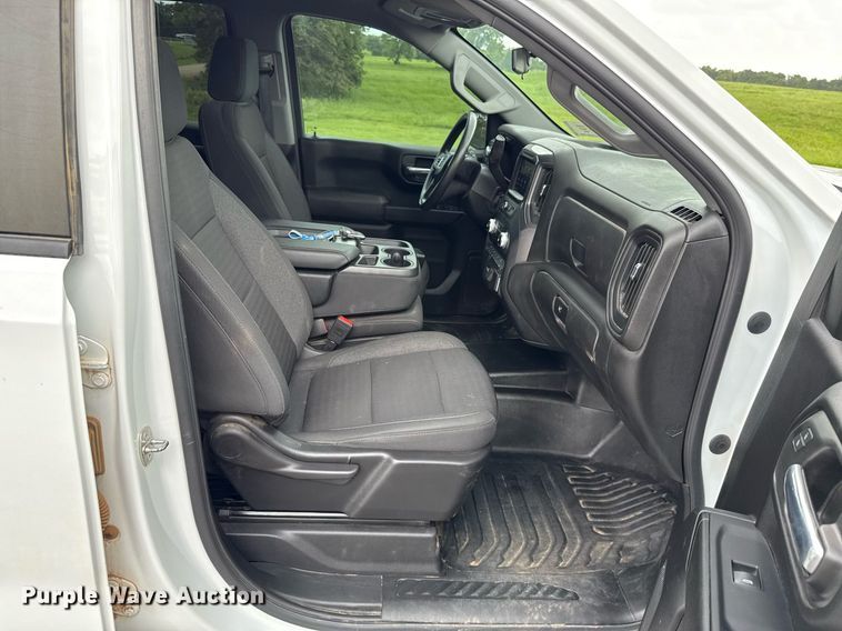 image for item DW5138 2023 GMC Sierra 1500 Double Cab pickup truck