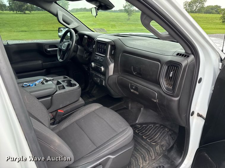 image for item DW5138 2023 GMC Sierra 1500 Double Cab pickup truck