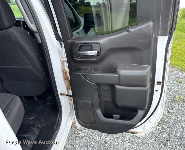 image for item DW5138 2023 GMC Sierra 1500 Double Cab pickup truck