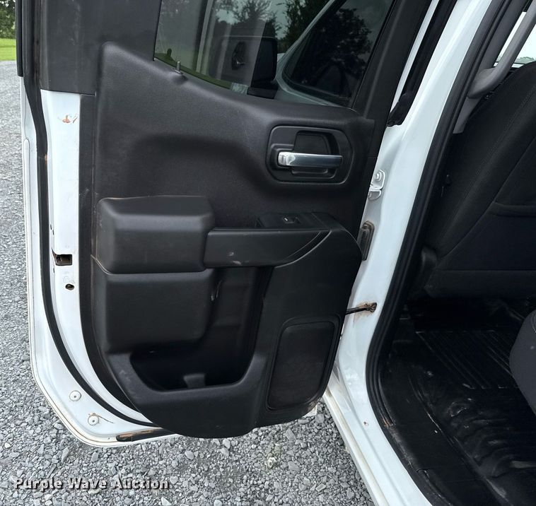 image for item DW5138 2023 GMC Sierra 1500 Double Cab pickup truck