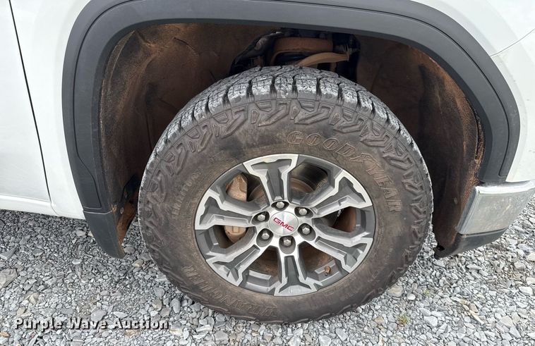 image for item DW5138 2023 GMC Sierra 1500 Double Cab pickup truck