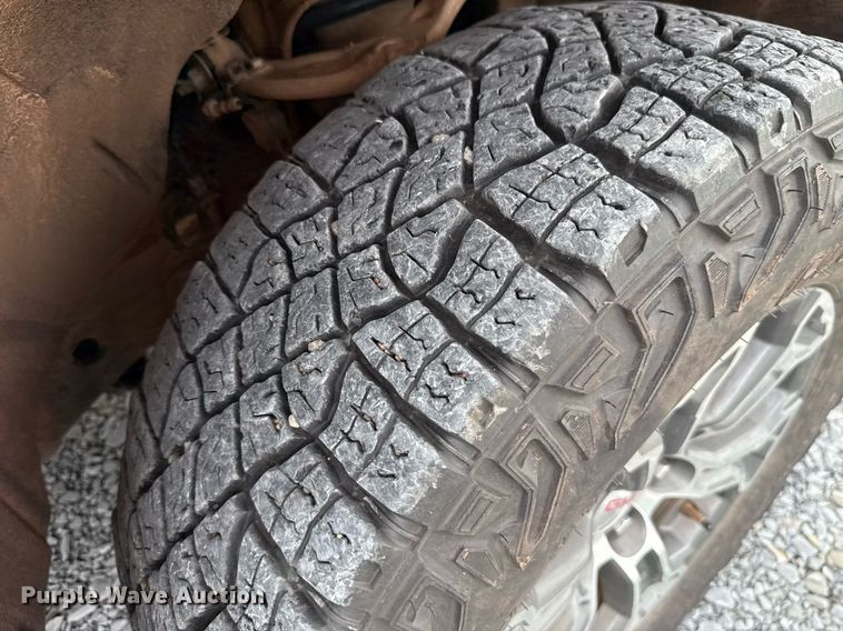 image for item DW5138 2023 GMC Sierra 1500 Double Cab pickup truck