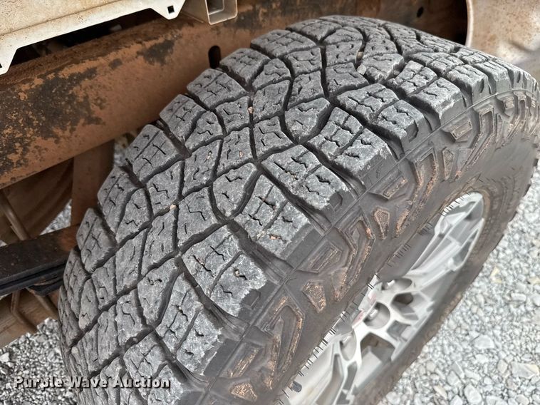 image for item DW5138 2023 GMC Sierra 1500 Double Cab pickup truck