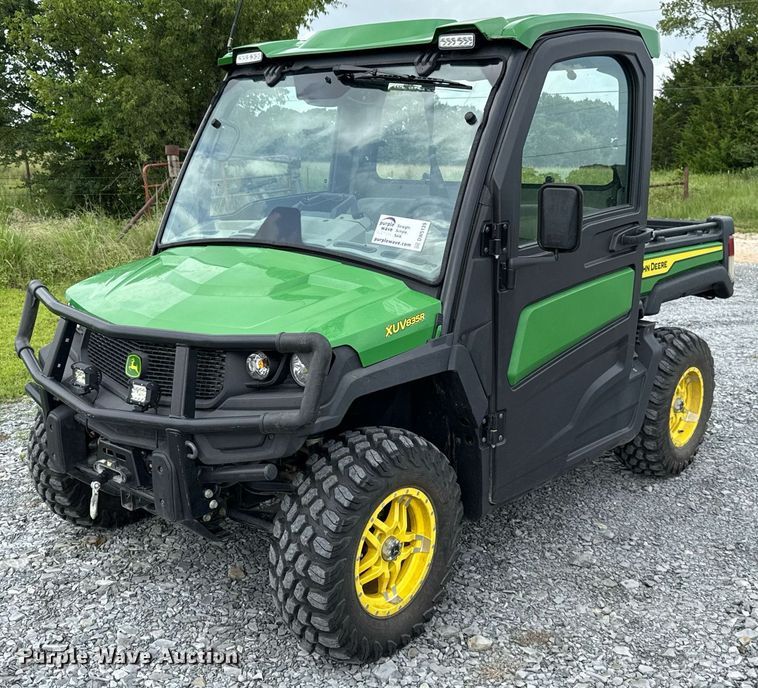 2022 John Deere XUV835R