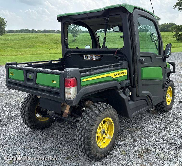 image for item DW5139 2022 John Deere XUV835R utility vehicle