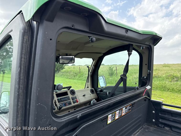 image for item DW5139 2022 John Deere XUV835R utility vehicle