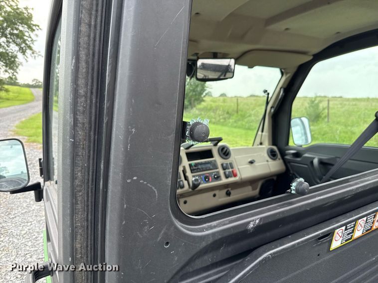 image for item DW5139 2022 John Deere XUV835R utility vehicle