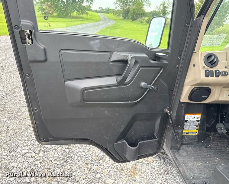 image for item DW5139 2022 John Deere XUV835R utility vehicle