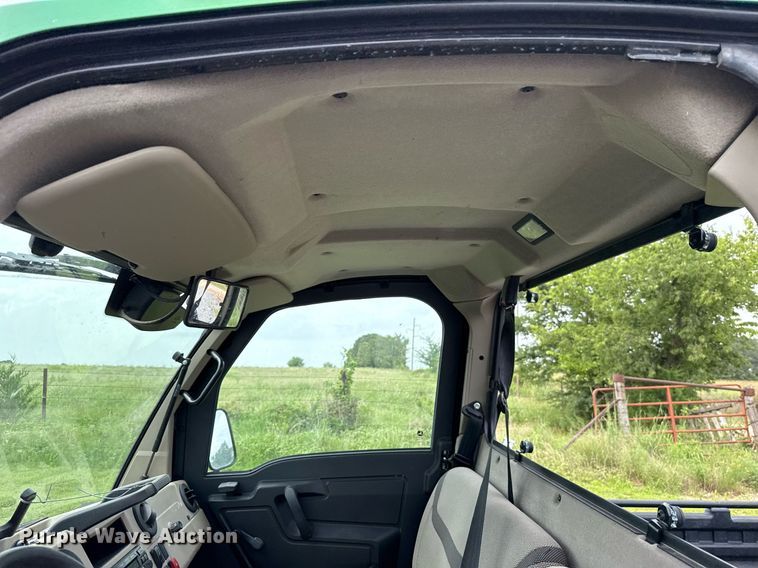 image for item DW5139 2022 John Deere XUV835R utility vehicle