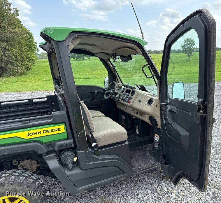 image for item DW5139 2022 John Deere XUV835R utility vehicle