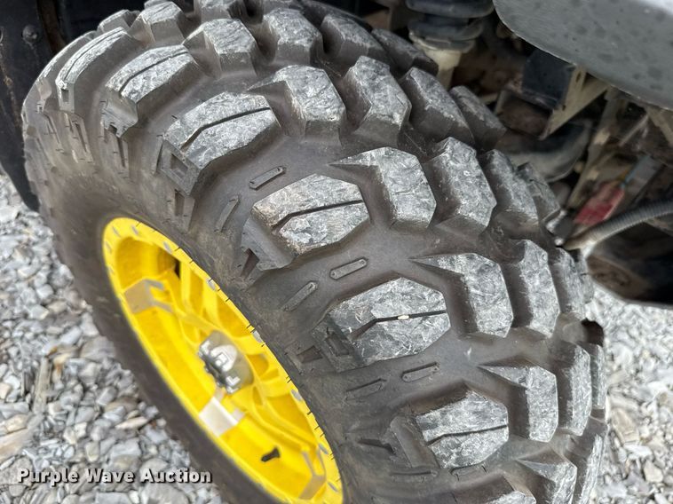 image for item DW5139 2022 John Deere XUV835R utility vehicle