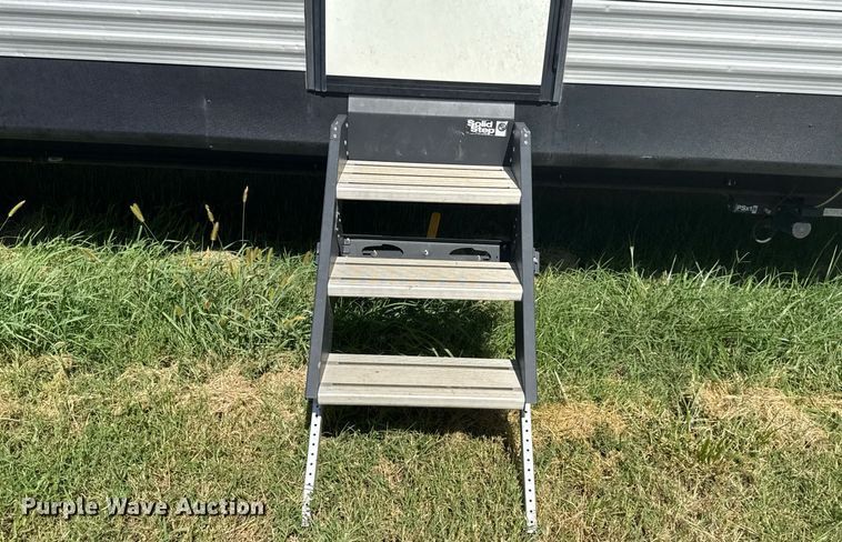 image for item DW5144 2021 Coleman  Keystone CM334BH21 camper