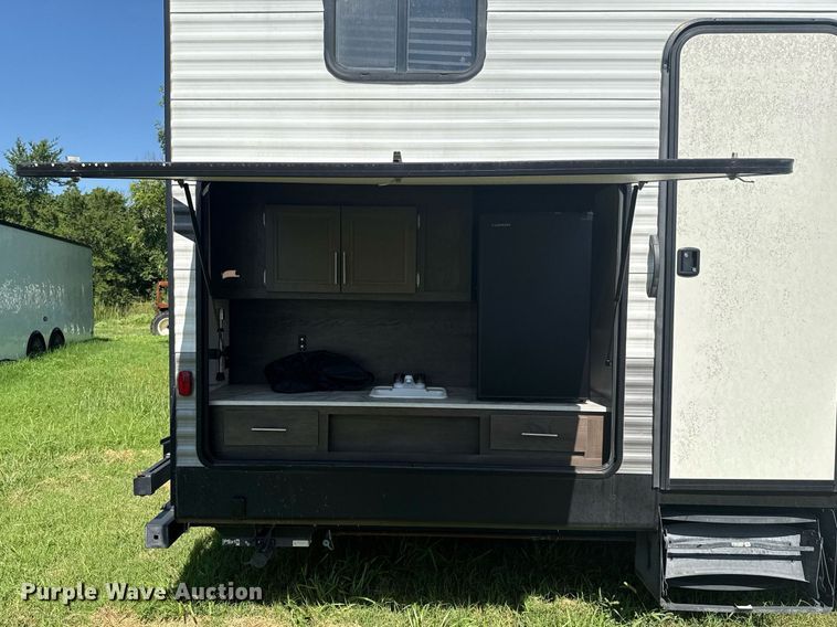 image for item DW5144 2021 Coleman  Keystone CM334BH21 camper