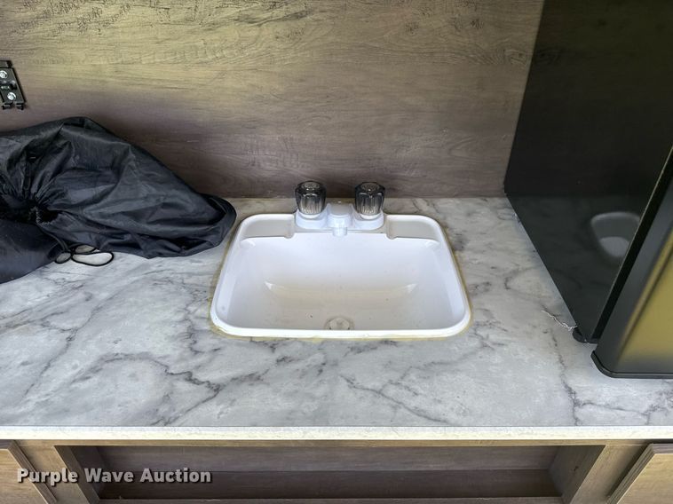 image for item DW5144 2021 Coleman  Keystone CM334BH21 camper