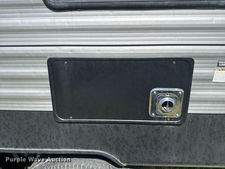 image for item DW5144 2021 Coleman  Keystone CM334BH21 camper