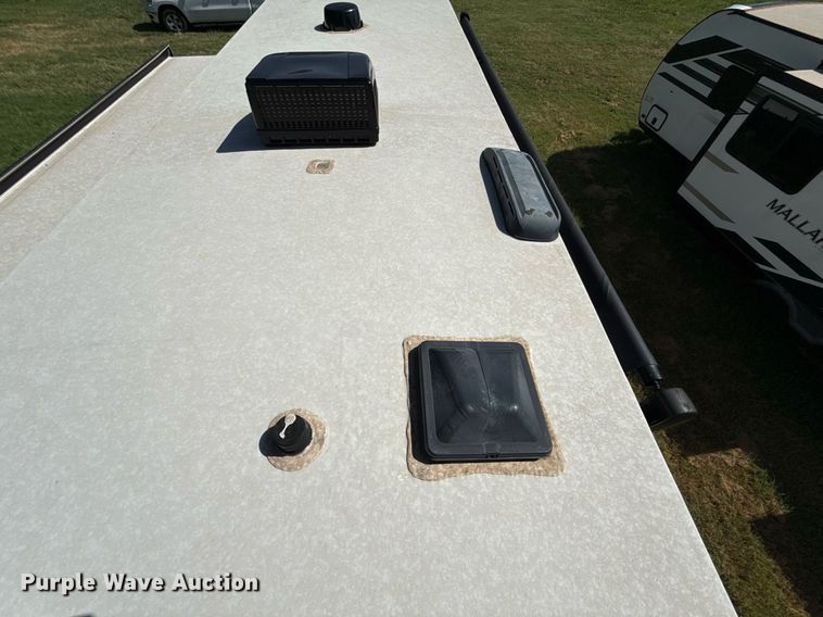 image for item DW5144 2021 Coleman  Keystone CM334BH21 camper