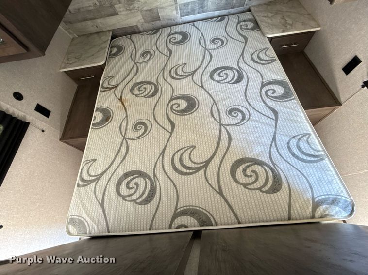 image for item DW5144 2021 Coleman  Keystone CM334BH21 camper