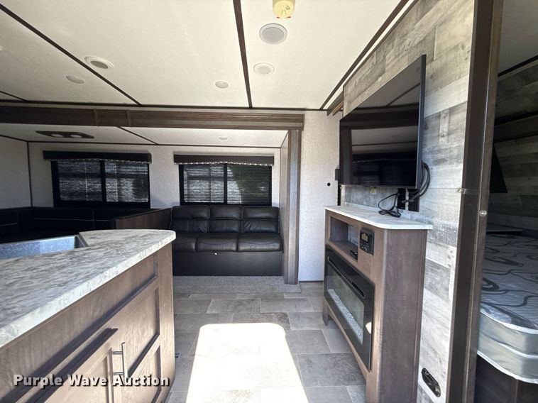 image for item DW5144 2021 Coleman  Keystone CM334BH21 camper