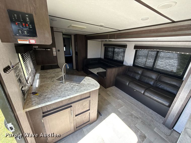 image for item DW5144 2021 Coleman  Keystone CM334BH21 camper