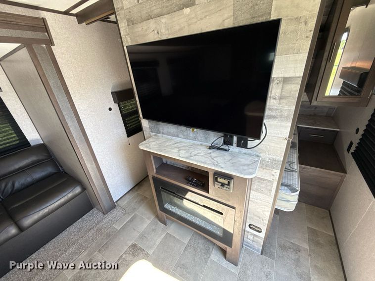 image for item DW5144 2021 Coleman  Keystone CM334BH21 camper