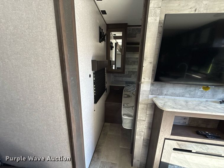 image for item DW5144 2021 Coleman  Keystone CM334BH21 camper