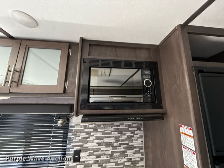 image for item DW5144 2021 Coleman  Keystone CM334BH21 camper