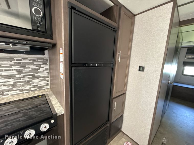 image for item DW5144 2021 Coleman  Keystone CM334BH21 camper