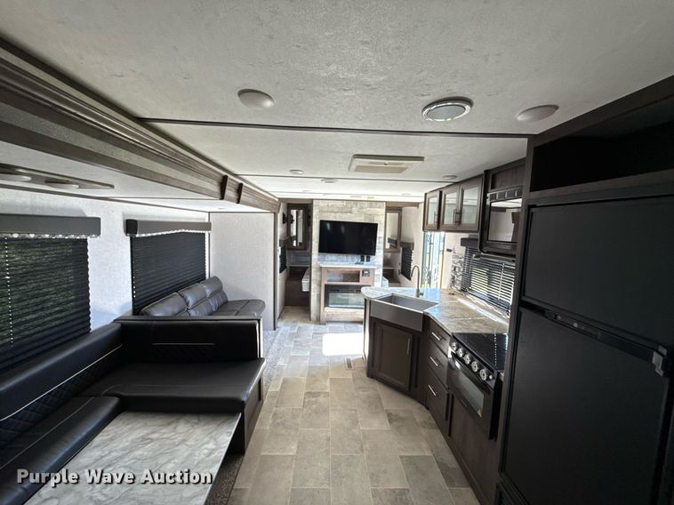 image for item DW5144 2021 Coleman  Keystone CM334BH21 camper