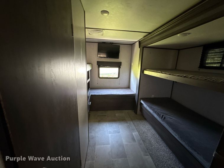 image for item DW5144 2021 Coleman  Keystone CM334BH21 camper