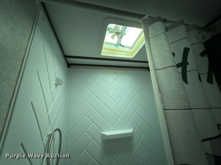 image for item DW5144 2021 Coleman  Keystone CM334BH21 camper