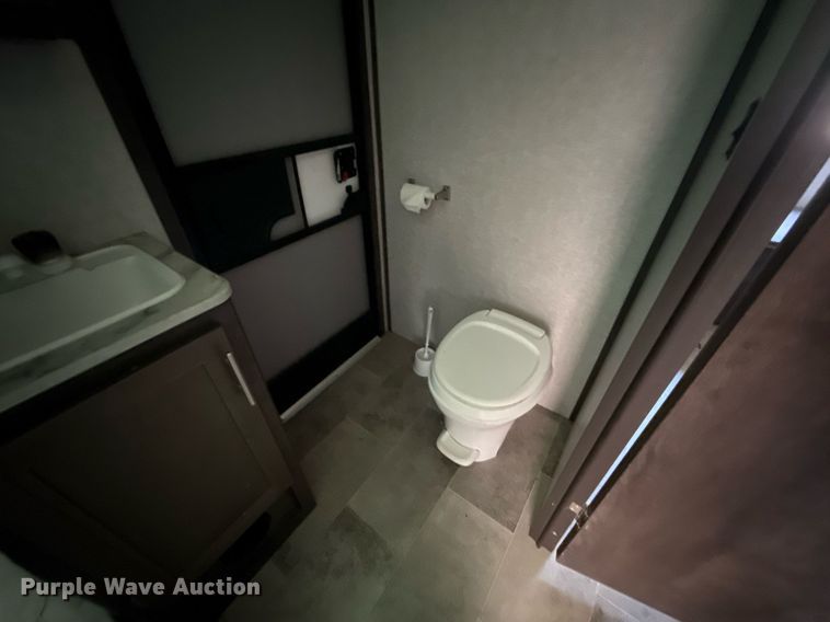 image for item DW5144 2021 Coleman  Keystone CM334BH21 camper