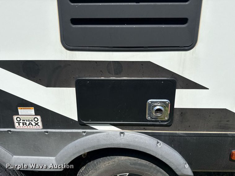 image for item DW5145 2021 Mallard Coach  M32 camper