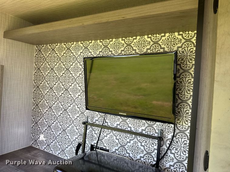 image for item DW5145 2021 Mallard Coach  M32 camper