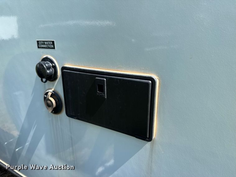 image for item DW5145 2021 Mallard Coach  M32 camper