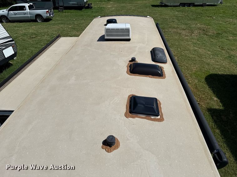 image for item DW5145 2021 Mallard Coach  M32 camper