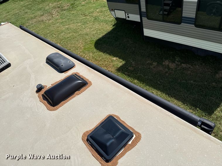 image for item DW5145 2021 Mallard Coach  M32 camper