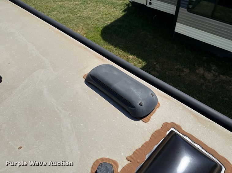 image for item DW5145 2021 Mallard Coach  M32 camper