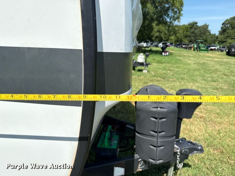 image for item DW5145 2021 Mallard Coach  M32 camper