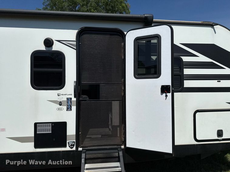 image for item DW5145 2021 Mallard Coach  M32 camper