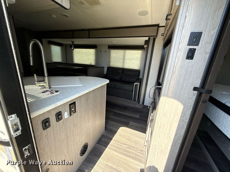 image for item DW5145 2021 Mallard Coach  M32 camper