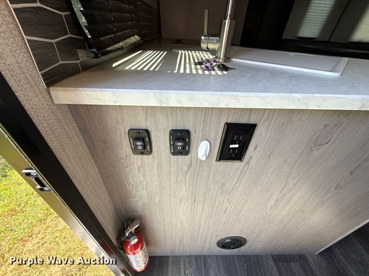 image for item DW5145 2021 Mallard Coach  M32 camper