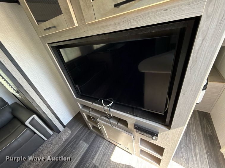 image for item DW5145 2021 Mallard Coach  M32 camper