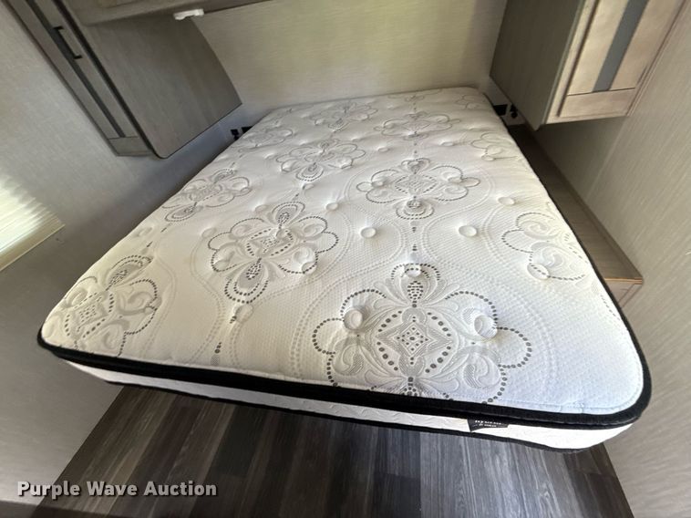 image for item DW5145 2021 Mallard Coach  M32 camper