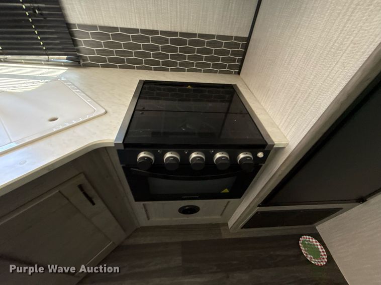 image for item DW5145 2021 Mallard Coach  M32 camper